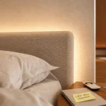 LED déco chambre : bande LED blanc chaud derrière le lit
