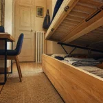 Lit pour petit chambre : lit coffre 140x200 ouvert, petite chambre optimisée